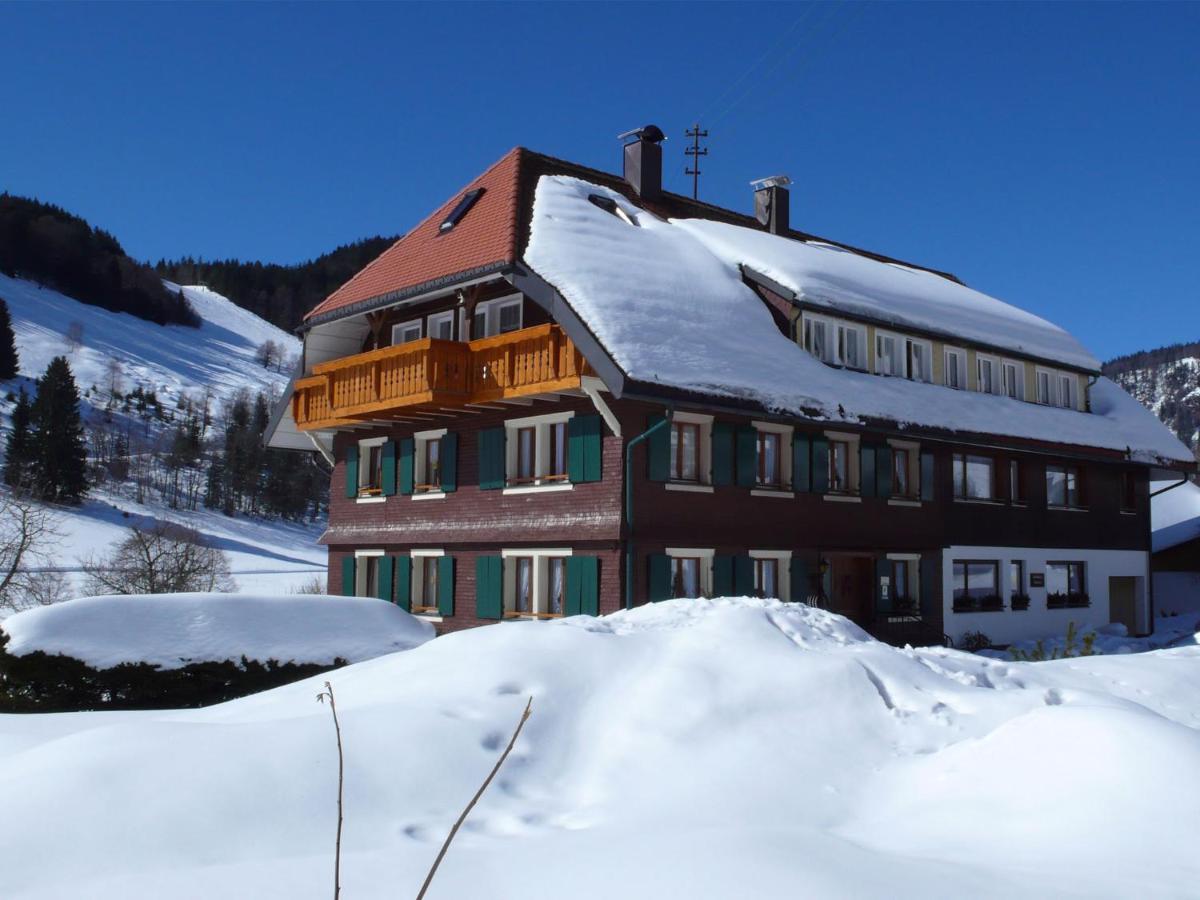 Gaestehaus Kaiser เมนเซนชวานด์ ภายนอก รูปภาพ