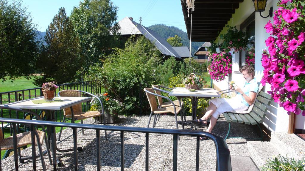 Gaestehaus Kaiser เมนเซนชวานด์ ภายนอก รูปภาพ